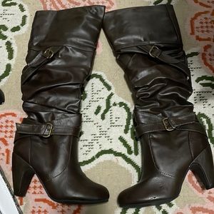 Bumpers Brown boots size 7